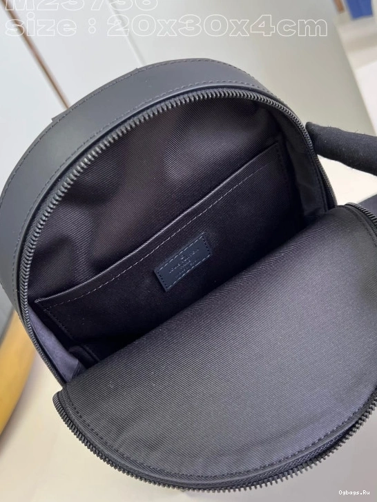 VUITTON LOUIS Pilot Slingbag 0514
